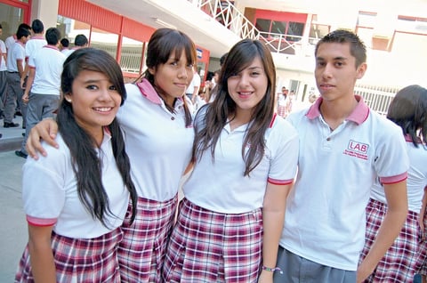 09092012 VALERIA , Leny, Alondra y Bruno.