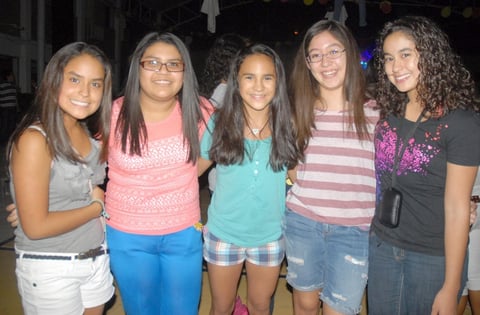 09092012 ANDREA,  Margarita, Luisa, Claudia, Gio y Valeria.