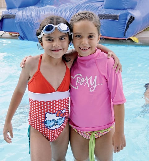 09092012 ALBERCADA.  Sofía y Ana Karen.