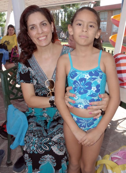 10092012 LORENA  Paredes y Ángeles Barrera.