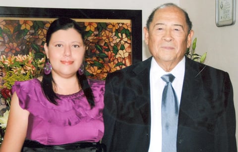 09092012 MARÍA DE JESúS  de León y Sr. Ulises Mejía Domínguez.