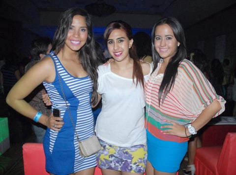 13092012 EN UNA FIESTA.  Cristi, Ivonne y Gilda.