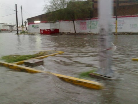 Esto es regresando por Ramón Méndez y De la Paz despúes de atravesar el periférico a la altura de la colonia Los Viñedos. 8:00 de la Mañana 14/09/2012, muestra Roberto Gutierrez Aguilar