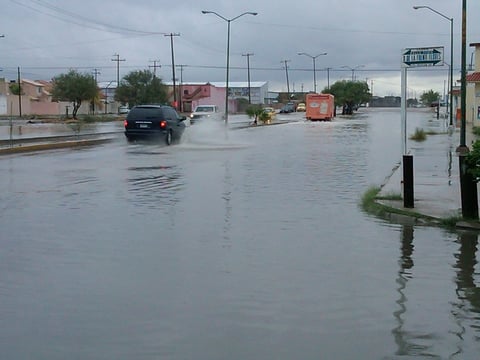 Gerardo Córdova captó el cruce de Manuel Gómez Morín.