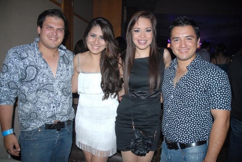 12092012 FESTEJO SOCIAL.  Daniel, Nidia, Marifer y Luis Ibarra.