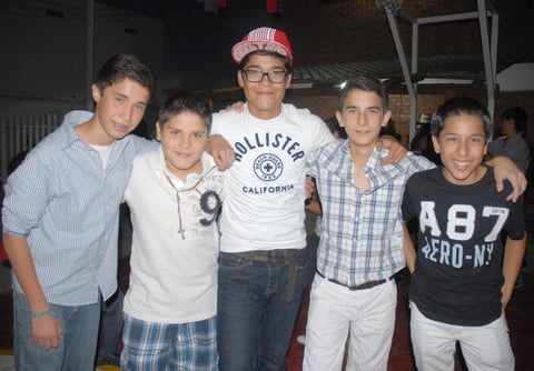 12092012 EN NOVATADA.  Arturo, Juan Carlos, Benja, Quique y Juan Pablo.
