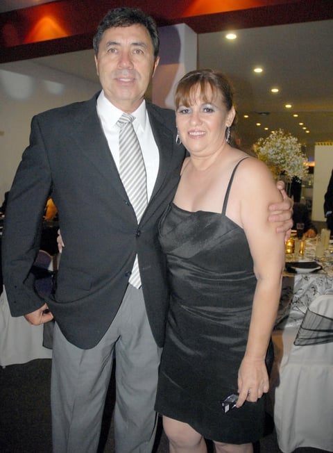 14092012 MIGUEL  y Lupita Dávila.