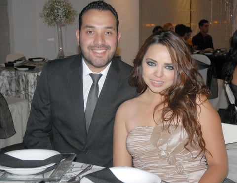14092012 MAYRA  y Luis.