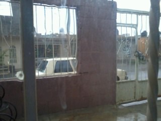 Jorge Balderas toma sus precauciones al llegar la lluvia.