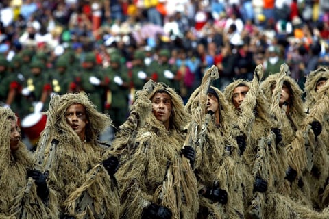 Capitalinos difrutaron del desfile donde se presentaron las distintas fuerzas militares.