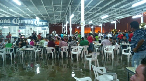 Sergio Montalvo Carrillo nos envía una foto de 'Las Jarras', en la Feria de Torreón.