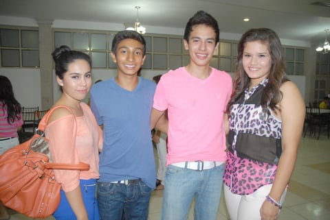 16092012 FESTEJO.  Samantha, Carlos, Miguel Ángel y Joseline.