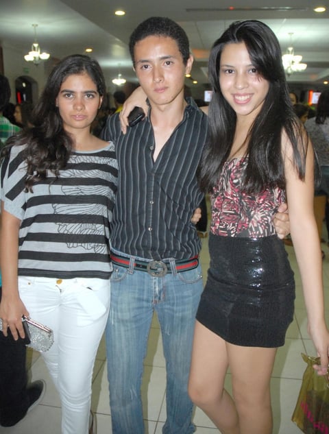 16092012 EN FESTEJO.  Fer, Gabriel y Fer.