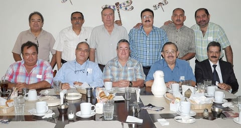 16092012 REUNIóN.  Exalumnos del Instituto Francés de La Laguna, generación 1967-1970 de secundaria, disfrutaron de grata convivencia.