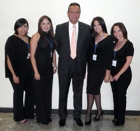 16092012 CAPACITACIóN.  Mely Cortés, Karla Chávez, Javier Contreras, Denisse Valdés y Nallely Morales, durante la inauguración de un curso de capacitación laboral.