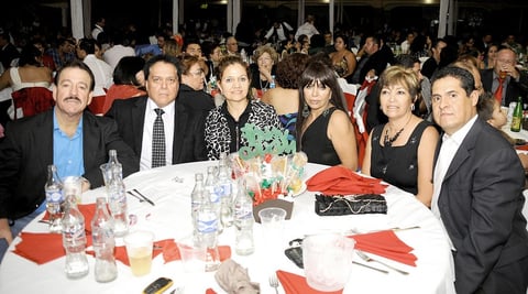 18092012 EDUARDO  Fajer, Gerardo Márquez, Rosa de Márquez, Mercedes de Fajer, Verónica de Rodríguez y Jorge Rodríguez.