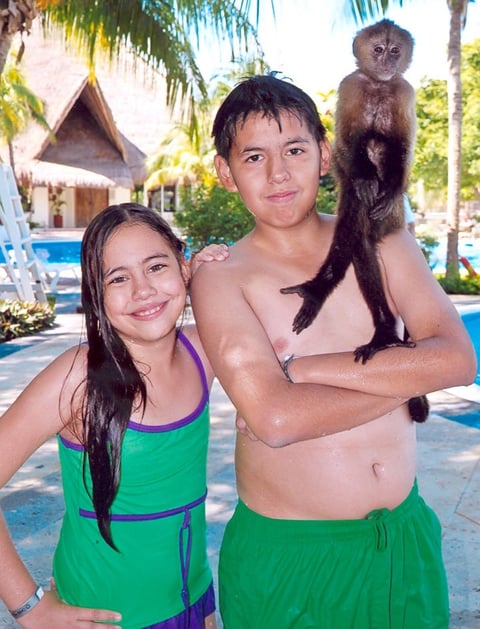 18092012 ROCÍO  y Ernesto Cornejo González, captados durante sus vacaciones.