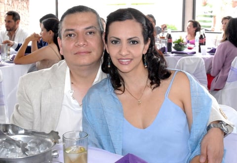 18092012 GUSTAVO  y Conny Sánchez.