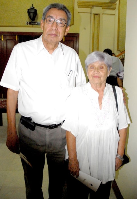 18092012 ALEJANDRO  y Carmen.