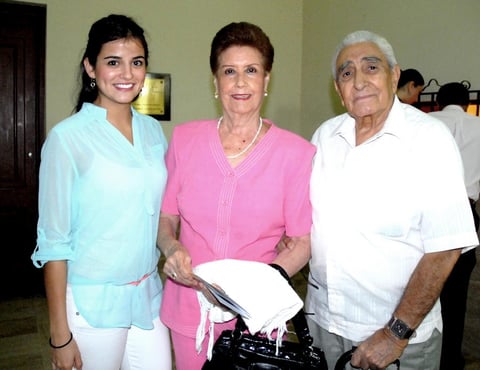 18092012 CECILIA,  Lilia y Ángel.