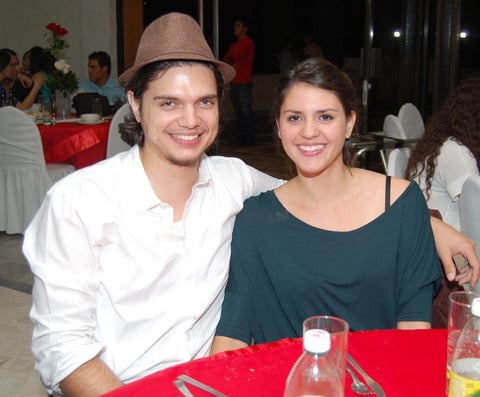 19092012 JORGE  y Tanya.