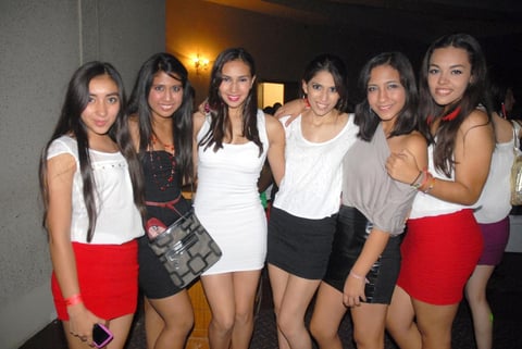 20092012 NOCHE MEXICANA.  Fer, Mariana, Brenda, Cristina, Mariana y Natalia.