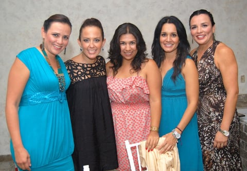 20092012 FESTEJO DE INDEPENDENCIA.  Arlene, Lupita, Mónica, Claudia y Chery.