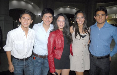 21092012 LUIS , Orlando, Liza, Mari G y Noé.