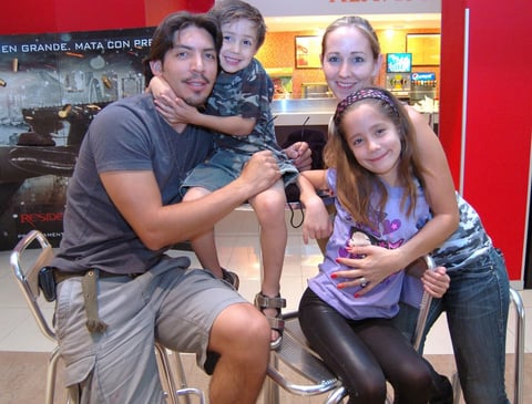 21092012 DANIEL,  Bernardett, Danek y Danna.