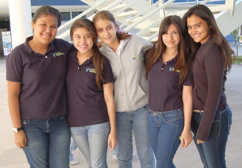 21092012 MóNICA,  Alondra, Andrea, Mónica y Luisa.