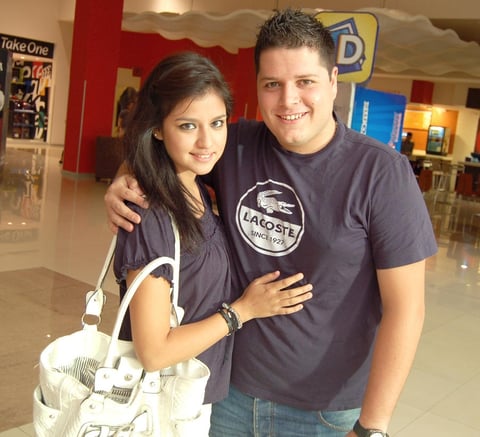 21092012 KARLA  y René.
