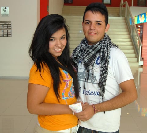 21092012 STEFY  Meza y Luis García.