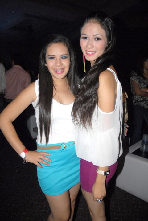 22092012 NOCHE MEXICANA.  Mariana y Cinthya.