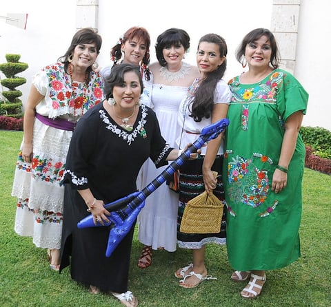 22092012 MARILú , Lilia, Laura, Tere, Araceli y Silvia.