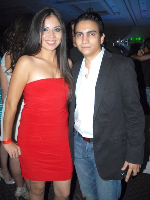 22092012 NOCHE MEXICANA.  Ilse y Roberto.