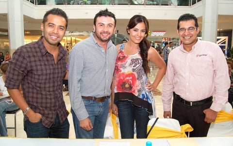23092012 LUIS  García, Juan José Carrillo, Acela Robledo y René Samaniego.