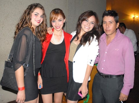 23092012 FIESTA EN EL CLUB.  Artemisa, Odalys, Valeria y Hugo.