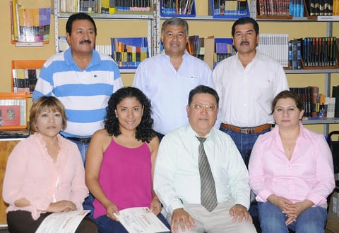 23092012 RECONOCIMIENTO.  Maestros de secundaria: Adan Méndez, Juan Manuel Velázquez, Luis Humberto, Sandra Luz Martínez, Yuriria González, José Ramón Ocón y María Luz Ramos.