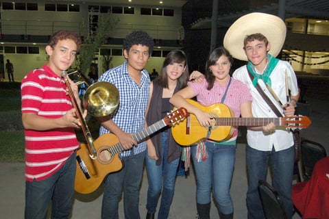 24092012 MOISéS , Gerardo, Andrea, Andrea y Yomel.