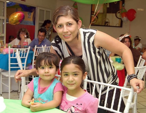 24092012 DALILA,  Daniela y Mariana.