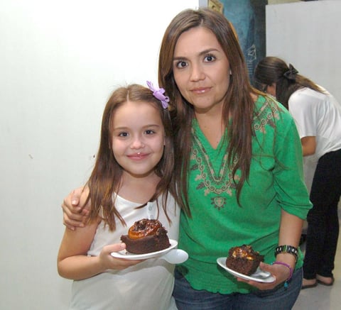 24092012 NATALIA  y Gelo Issa.