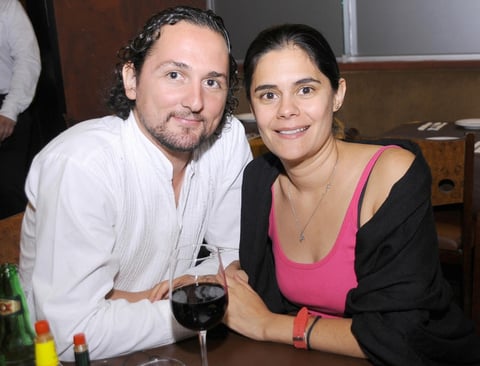 24092012 ROBERTO  García y Rocío Reyes.