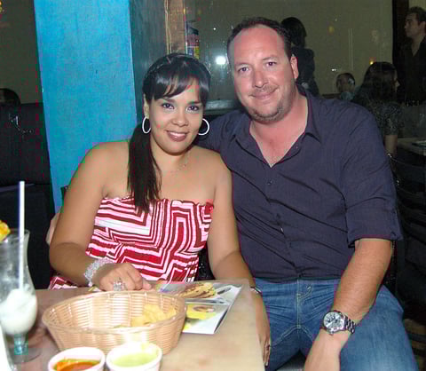 24092012 ALMENDRA  y Roberto.