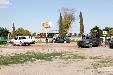 Sujetos fuertemente armados a bordo de por lo menos tres camionetas tipo Ram, llegaron hasta donde se registraba un sepelio y accionaron sus armas contra los asistentes.