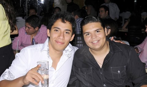 25092012 EN INAUGURACIóN.  Jorge y Jona.