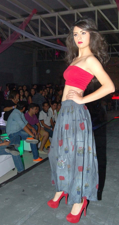 25092012 DISEñO  y belleza en la pasarela.