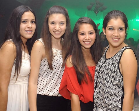 26092012 DE FIESTA.  Dulce, Yazmín, Irma y Marlene.