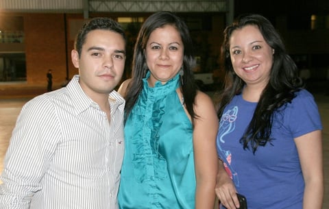 28092012 CHRISTIAN  Gutiérrez, Belem Padilla y Guadalupe Pámanes.