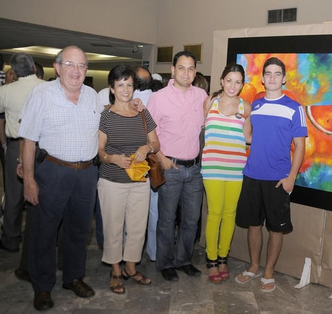 28092012 JOAQUíN  Echávez, Olga de Echávez, Mario Murguía, Ana Verónica Echávez y Rodrigo Echávez.