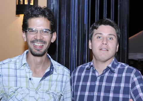 30092012 ASISTEN A CONCIERTO.  Rodrigo González y Víctor Peña.